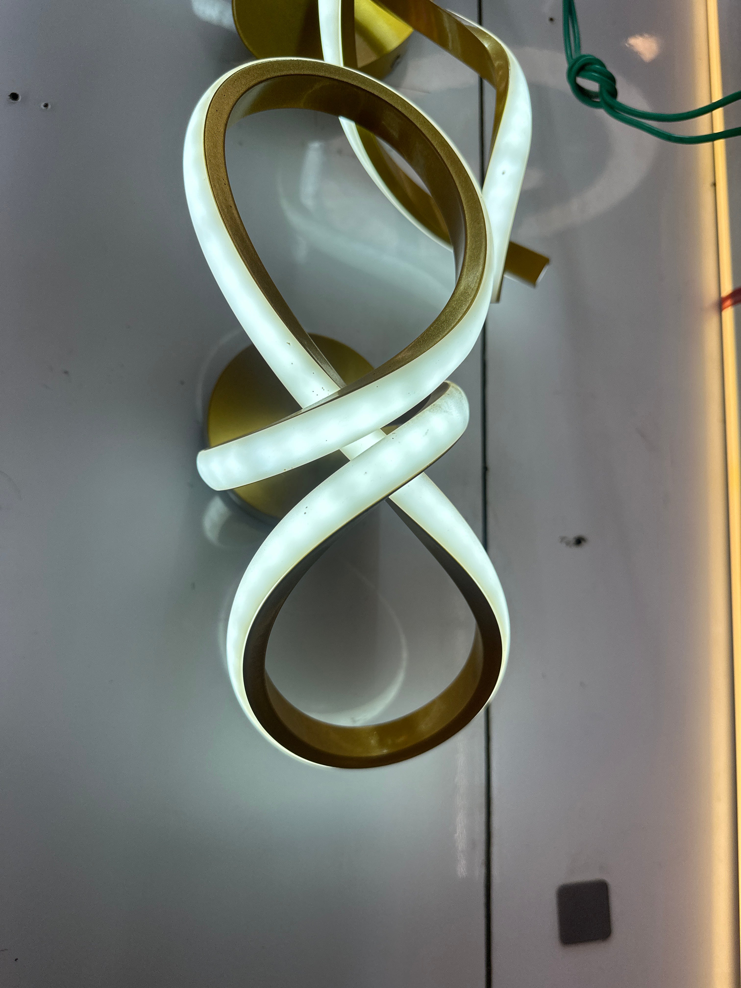 Infinity Shaped LED picture/wallpaper light